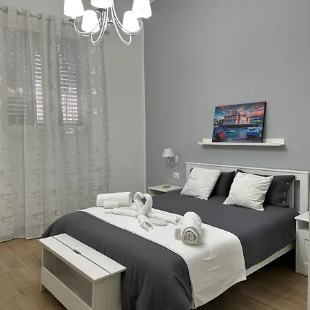 Apulia White House 59 * בארי