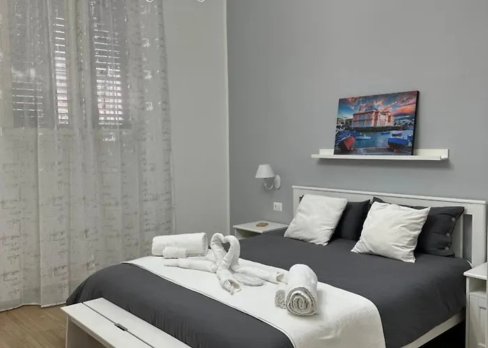 Apulia White House 59 * Bari